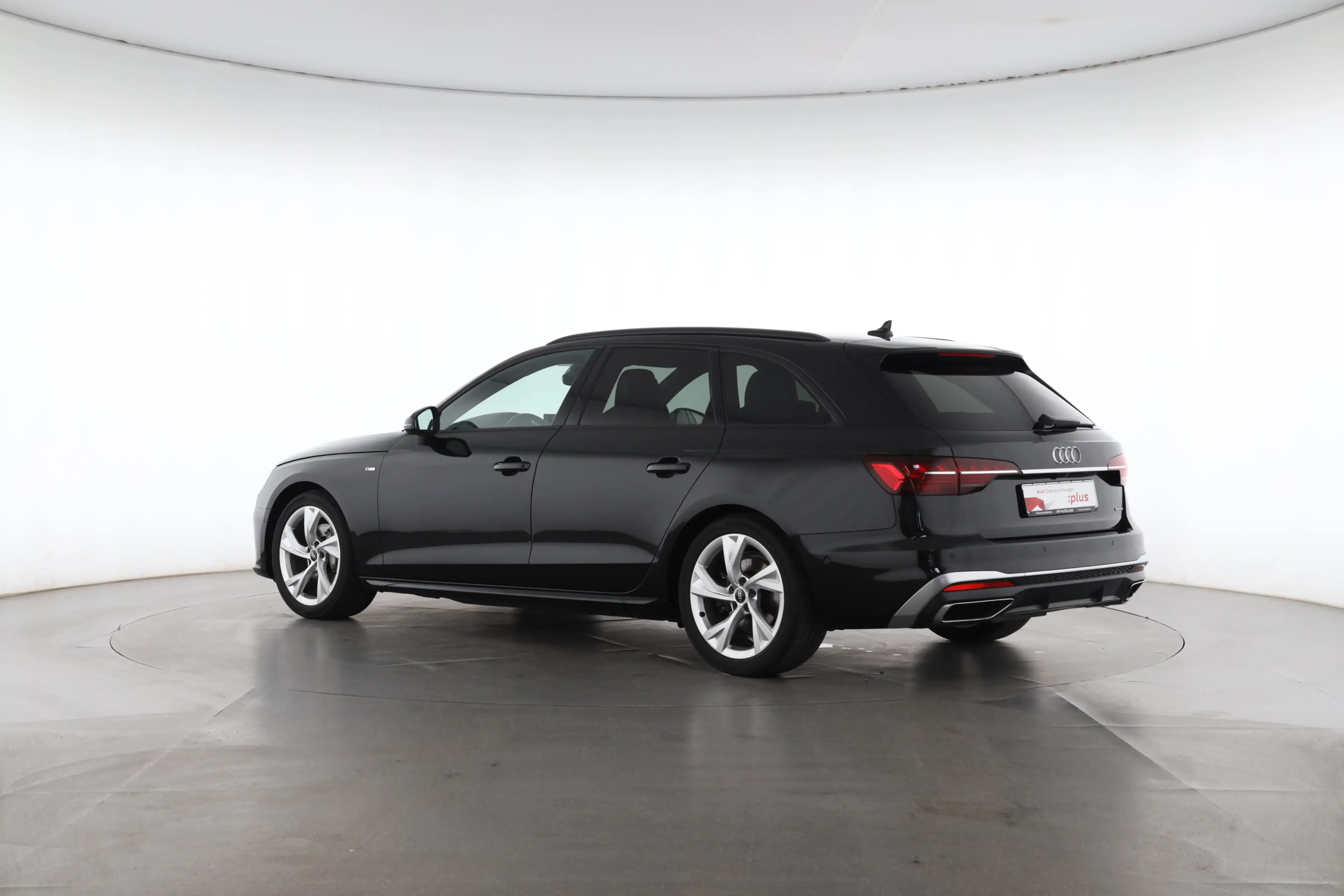 Audi A4 Avant 40 TDI quattro S tronic S line AHK — photo 4