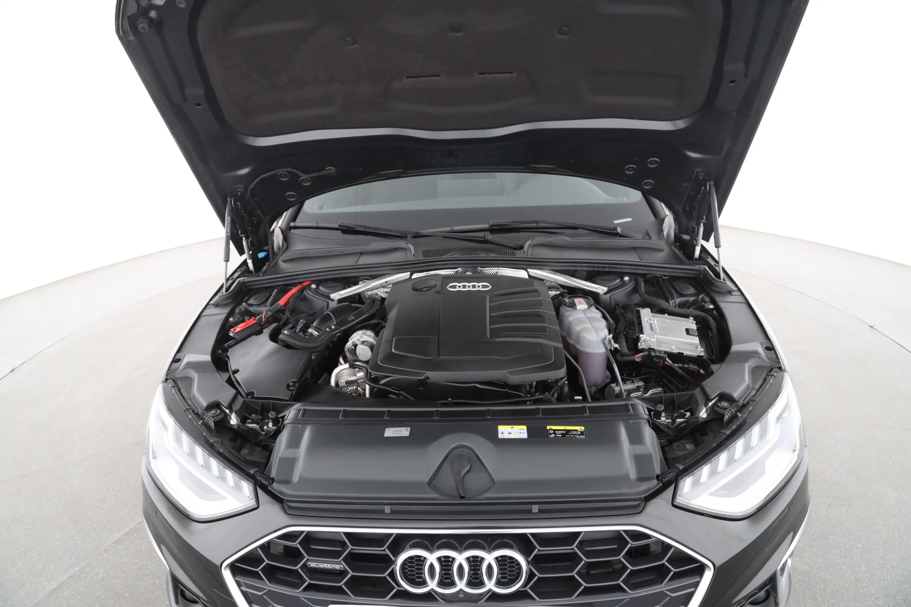 Audi A4 Avant 40 TDI quattro S tronic S line AHK — photo 9