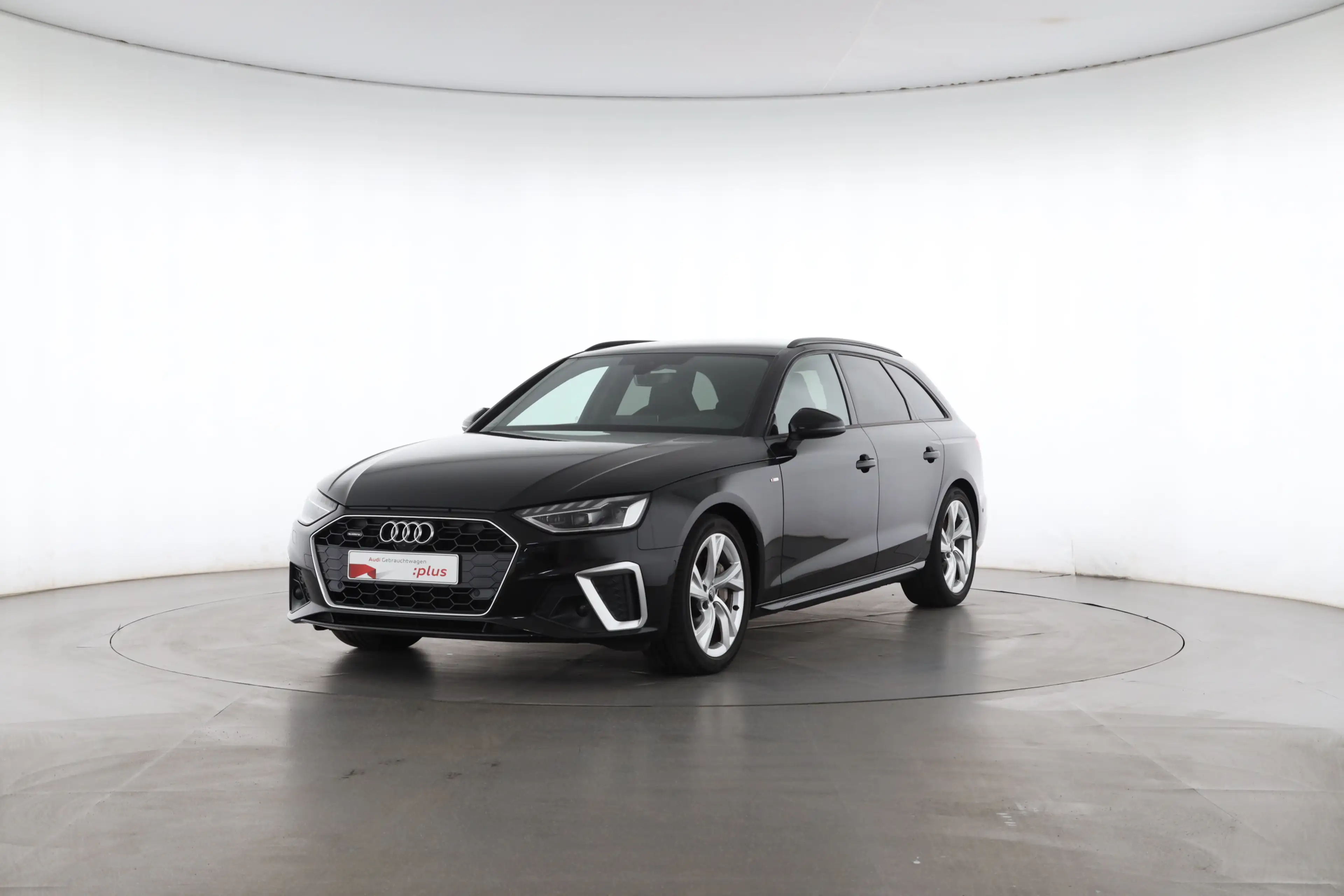 Audi A4 Avant 40 TDI quattro S tronic S line AHK — photo 2