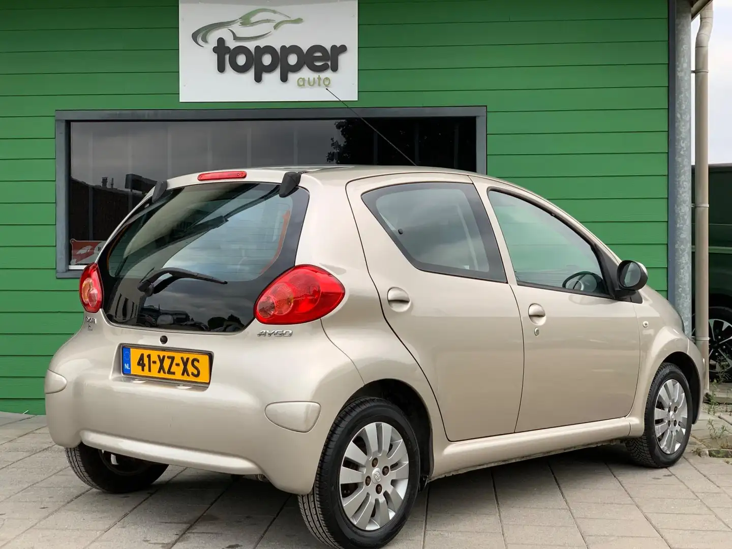 Toyota Aygo 1.0-12V + | Airco | Elektrische Ramen | 5 Deurs | Бежевий - 2