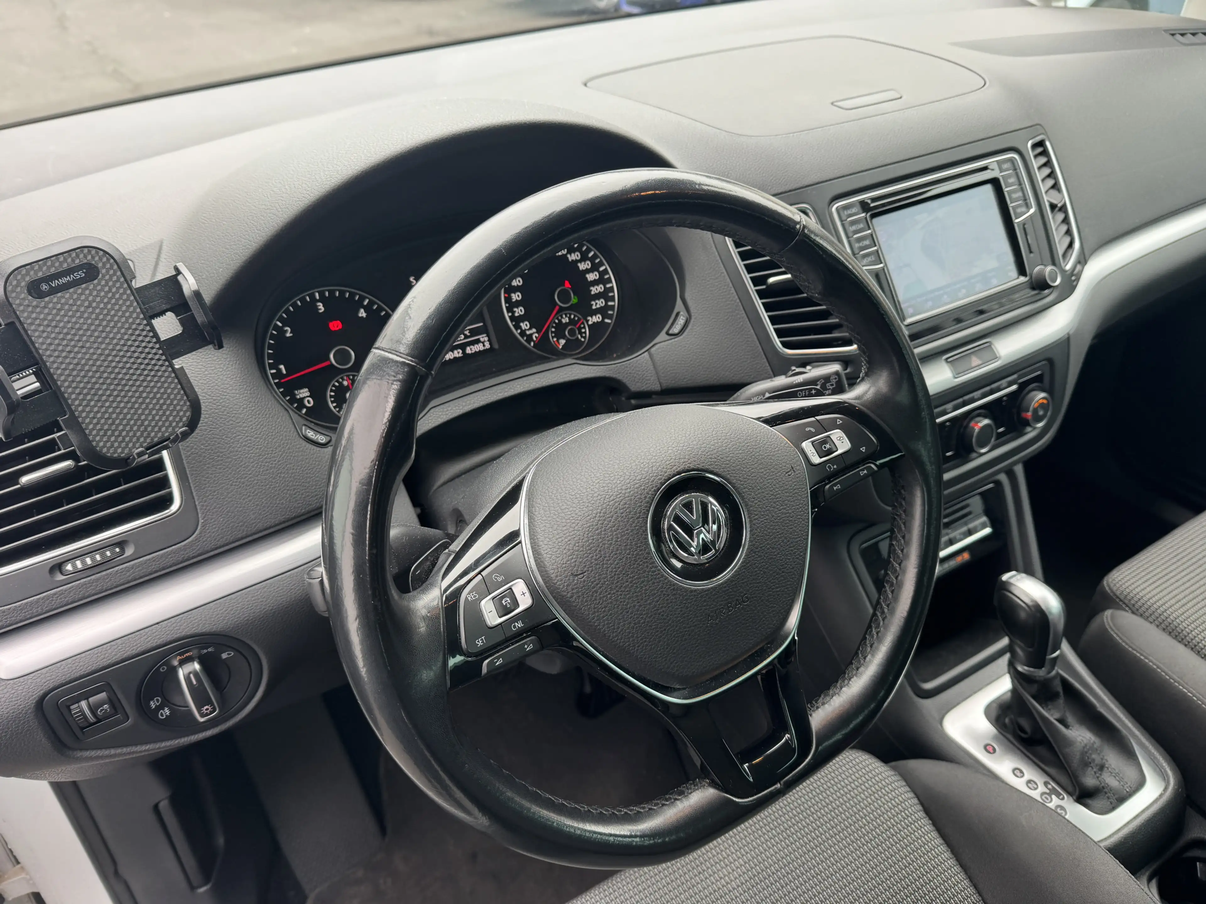 Volkswagen Sharan Comfortline BMT Start-Stopp — photo 8