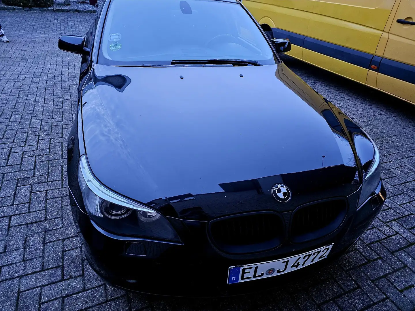 BMW 525 E60. 5er Noir - 1