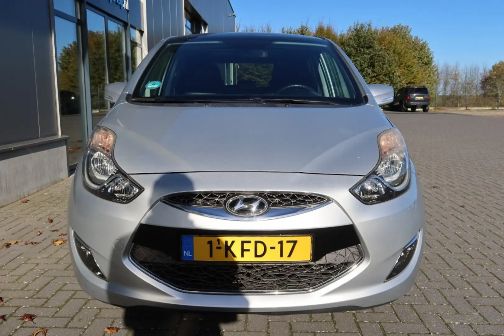 Hyundai iX20 1.4 i-Catcher NAVI, Camera, Schuif/kanteldak, Trek Grijs - 2