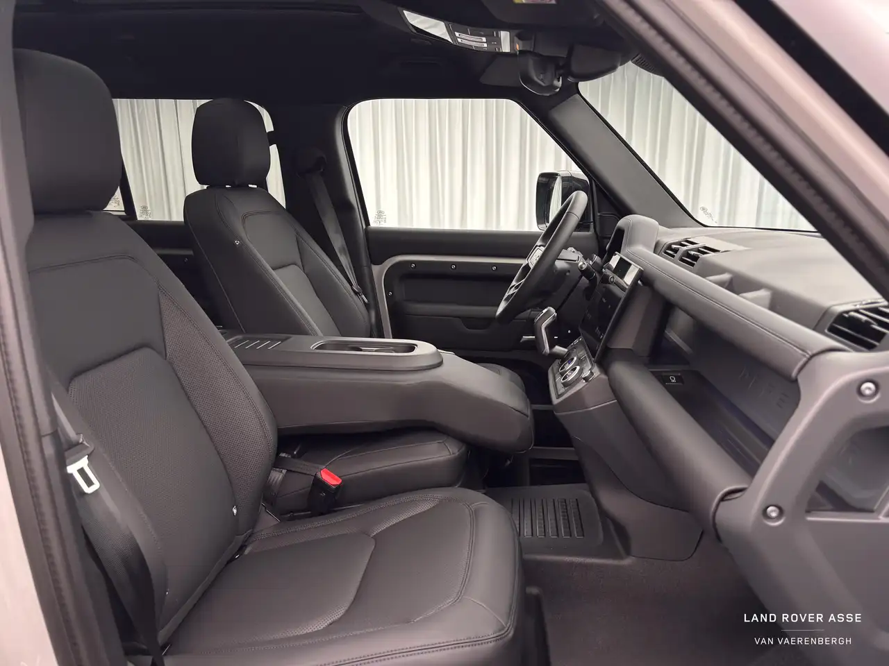 Land Rover Defender 110 P300e X-Dynamic SE / LICHTE VRACHT — foto 3
