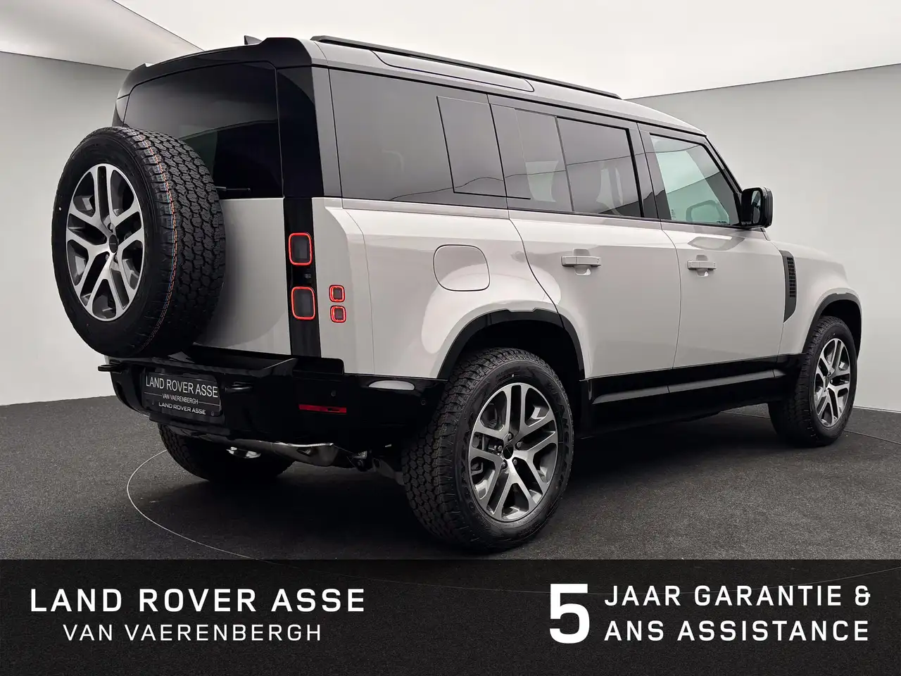 Land Rover Defender 110 P300e X-Dynamic SE / LICHTE VRACHT — foto 2
