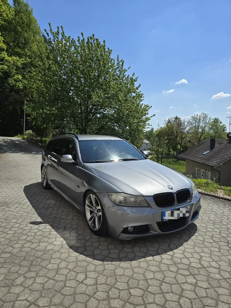 BMW 320 320d DPF Touring M-Paket - 2