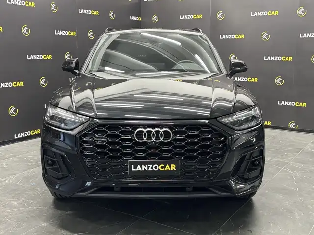 Audi Q5 view 2