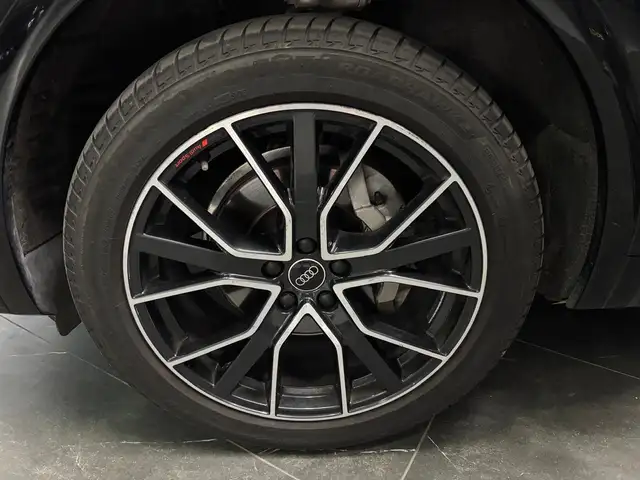 Audi Q5 view 13