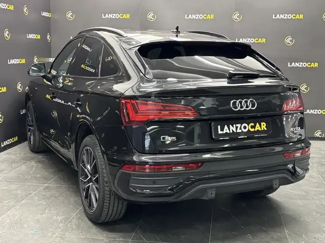 Audi Q5 view 6