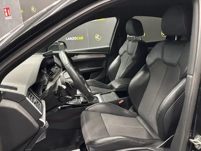Audi Q5 view 12