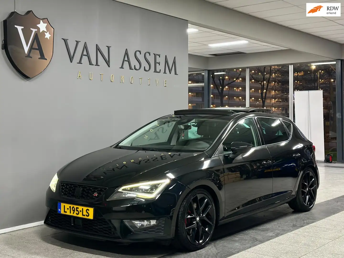 SEAT Leon 2.0 TDI FR|Pano|Lane assist|Vol optie! Noir - 1