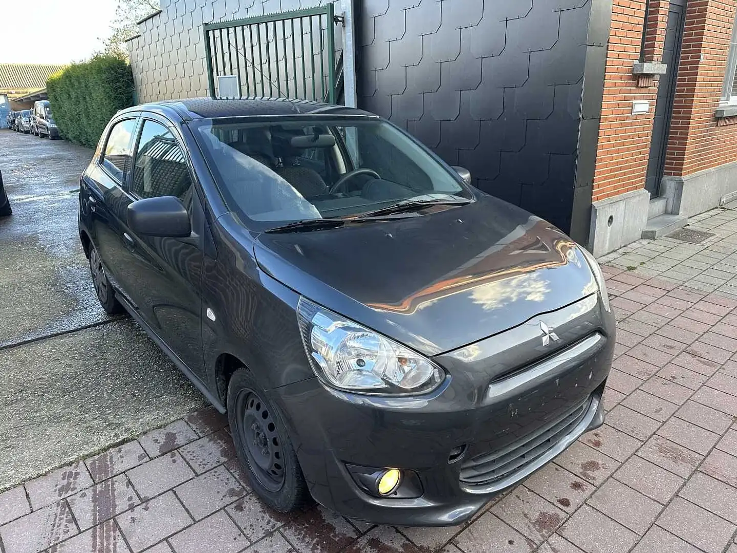 Mitsubishi Space Star 1.0I MET 156DKM HANDELAARS & EXPORT Szürke - 2