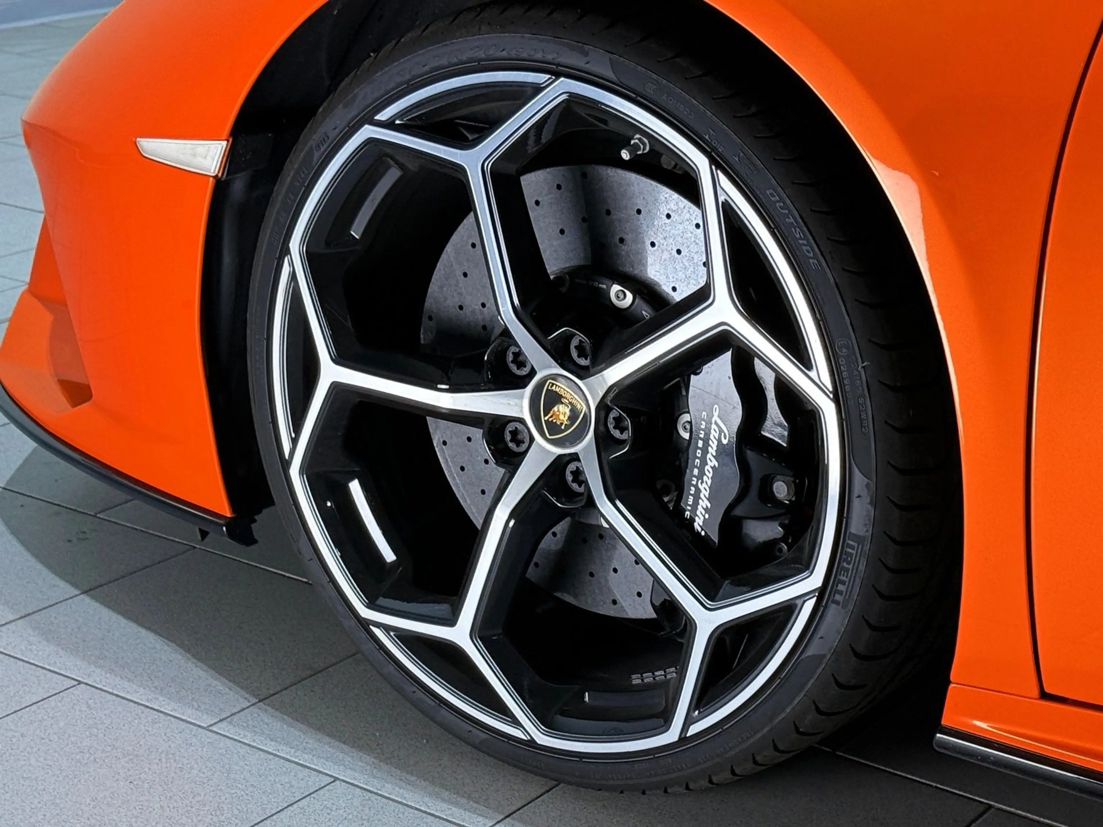 Lamborghini Huracán EVO AWD Sensonum-PPF-LamboGarantie-Lift — photo 9