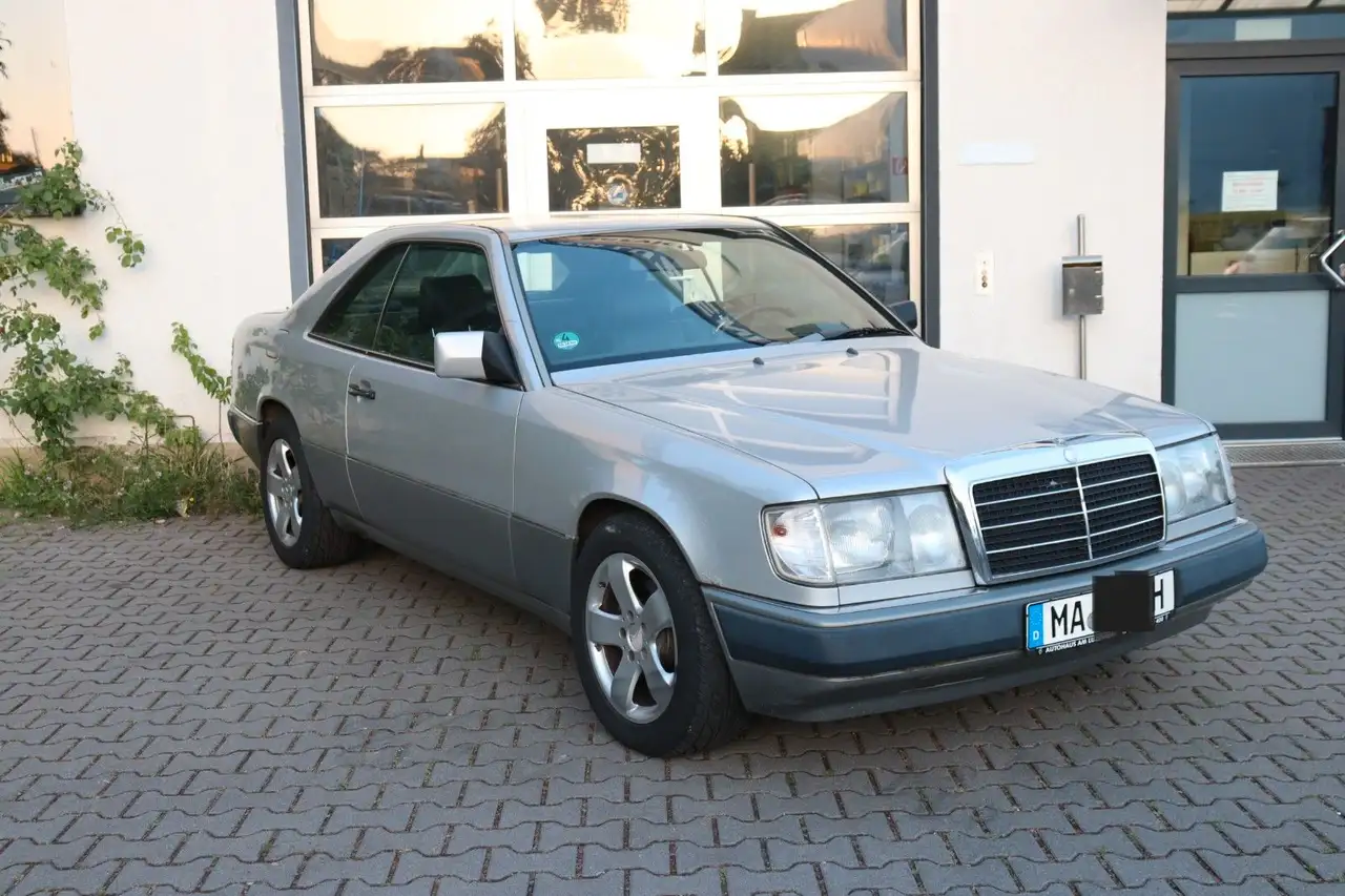 Mercedes-Benz 300 CE, foto 3