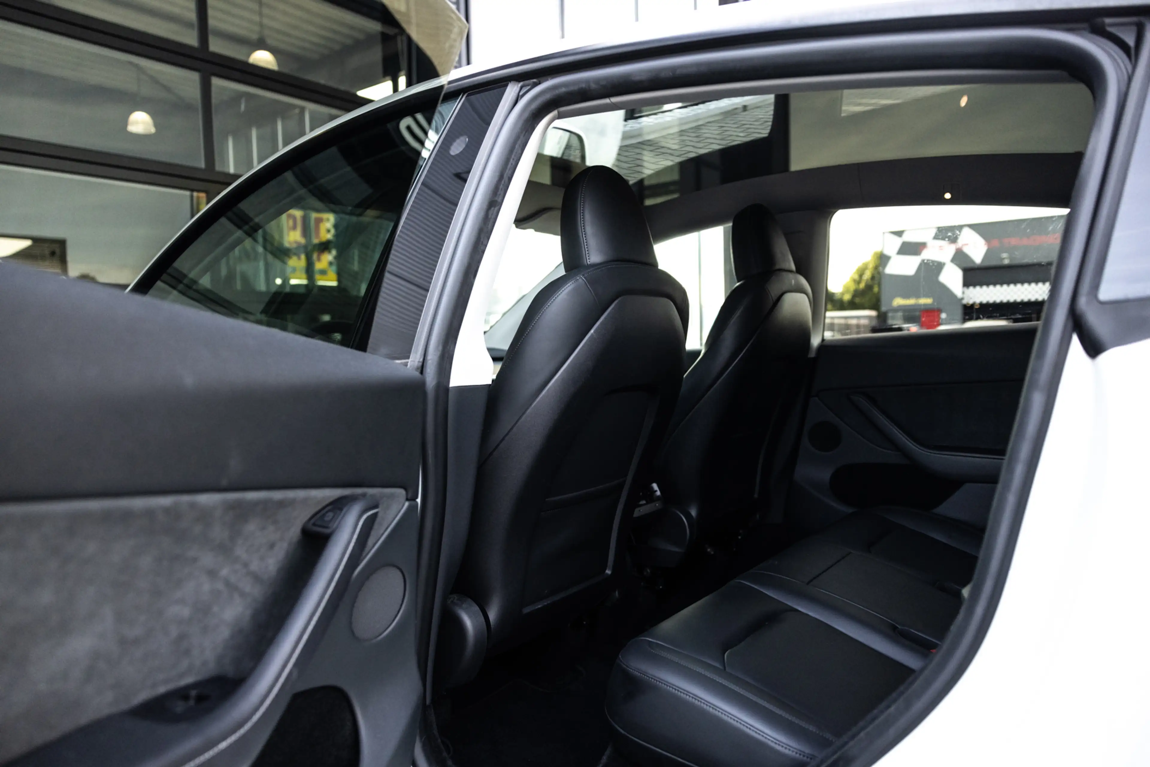 Tesla Model Y RWD 58 kWh, 239 PK, NL Auto, Autopilot, BTW Auto! — photo 12