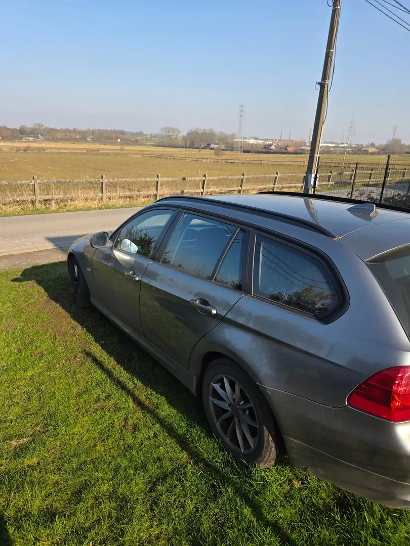 BMW 116 116d EfficientDynamics Edition Grijs - 2
