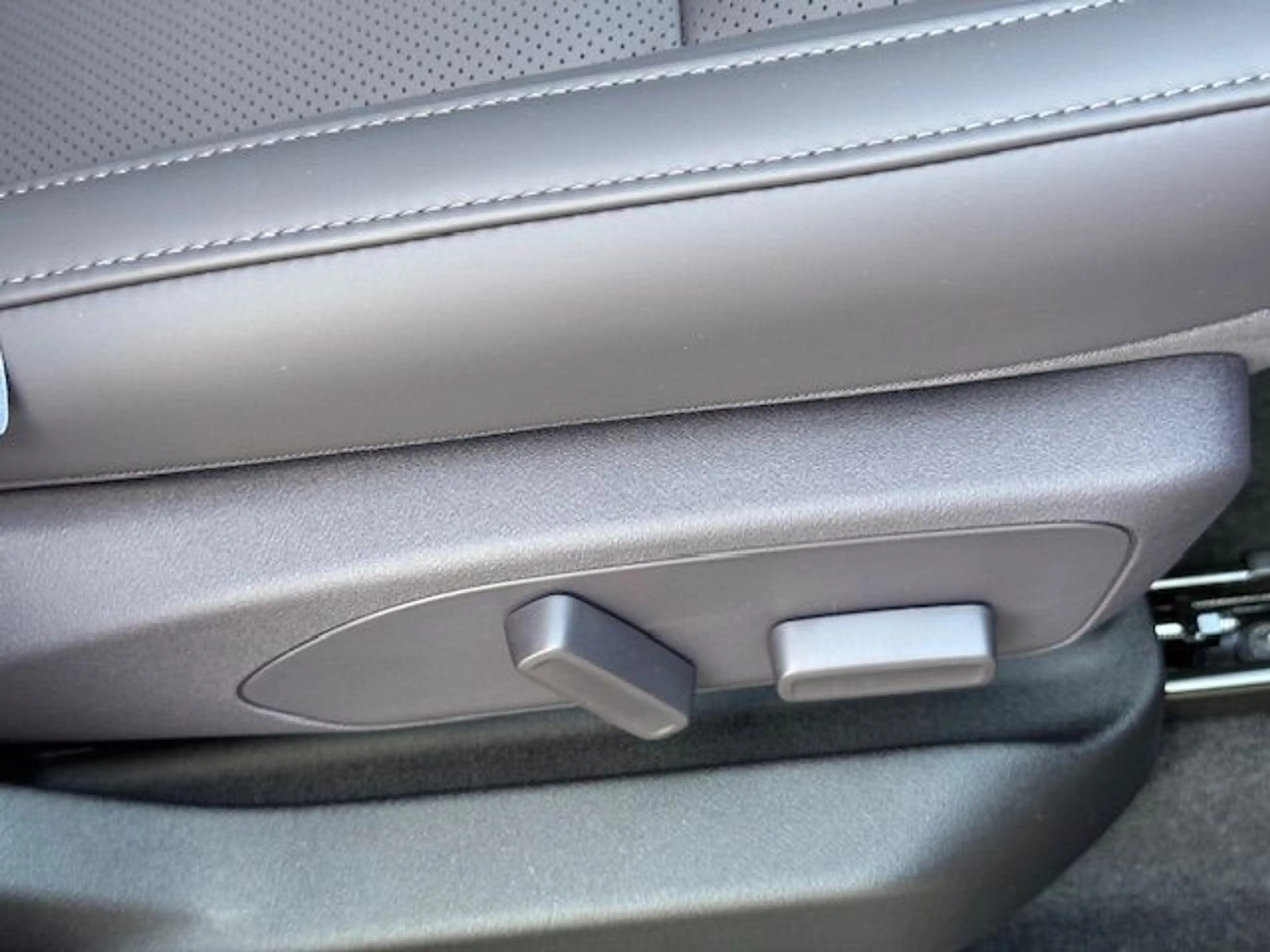 Leapmotor C10 28,4 kWh Design — photo 11