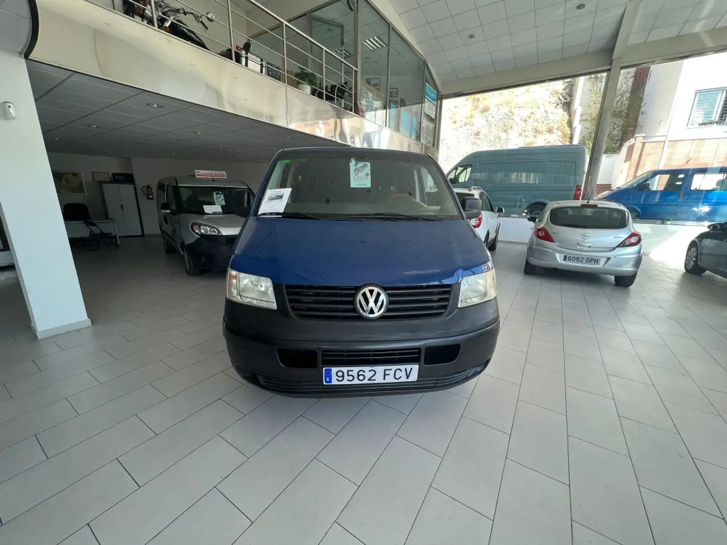Volkswagen Transporter Kombi 1.9TDI 104 Azul - 2