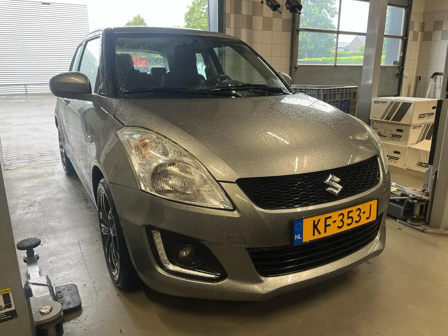 Suzuki Swift 1.2 Bandit EASSS 90 PK | WORDT VERWACHT | Gris - 2