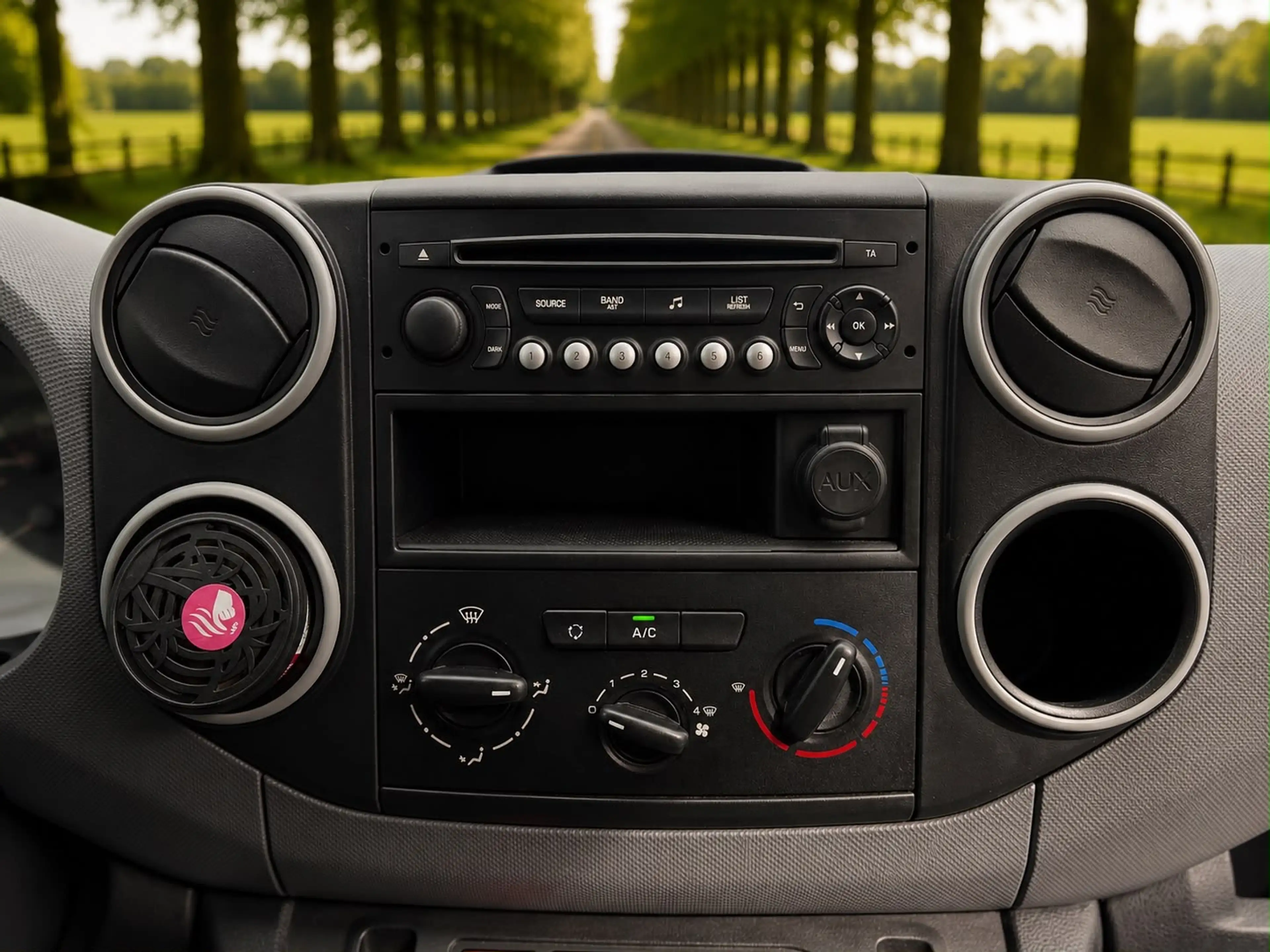 Peugeot Partner 1.6 HDi AUTO EN TVA FULL CARNET ✅ — photo 11