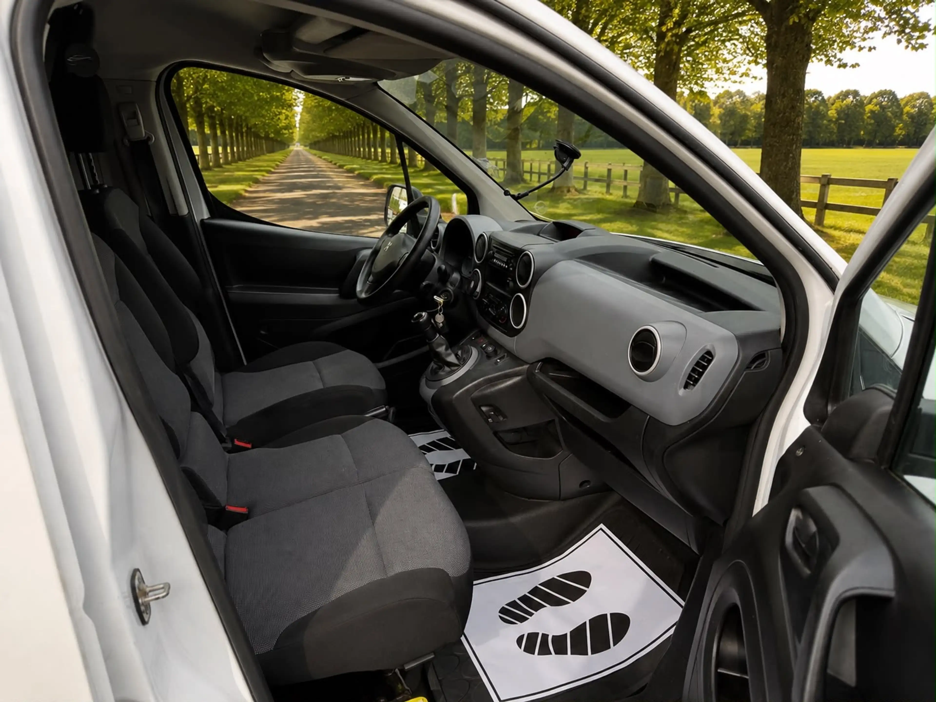 Peugeot Partner 1.6 HDi AUTO EN TVA FULL CARNET ✅ — photo 14