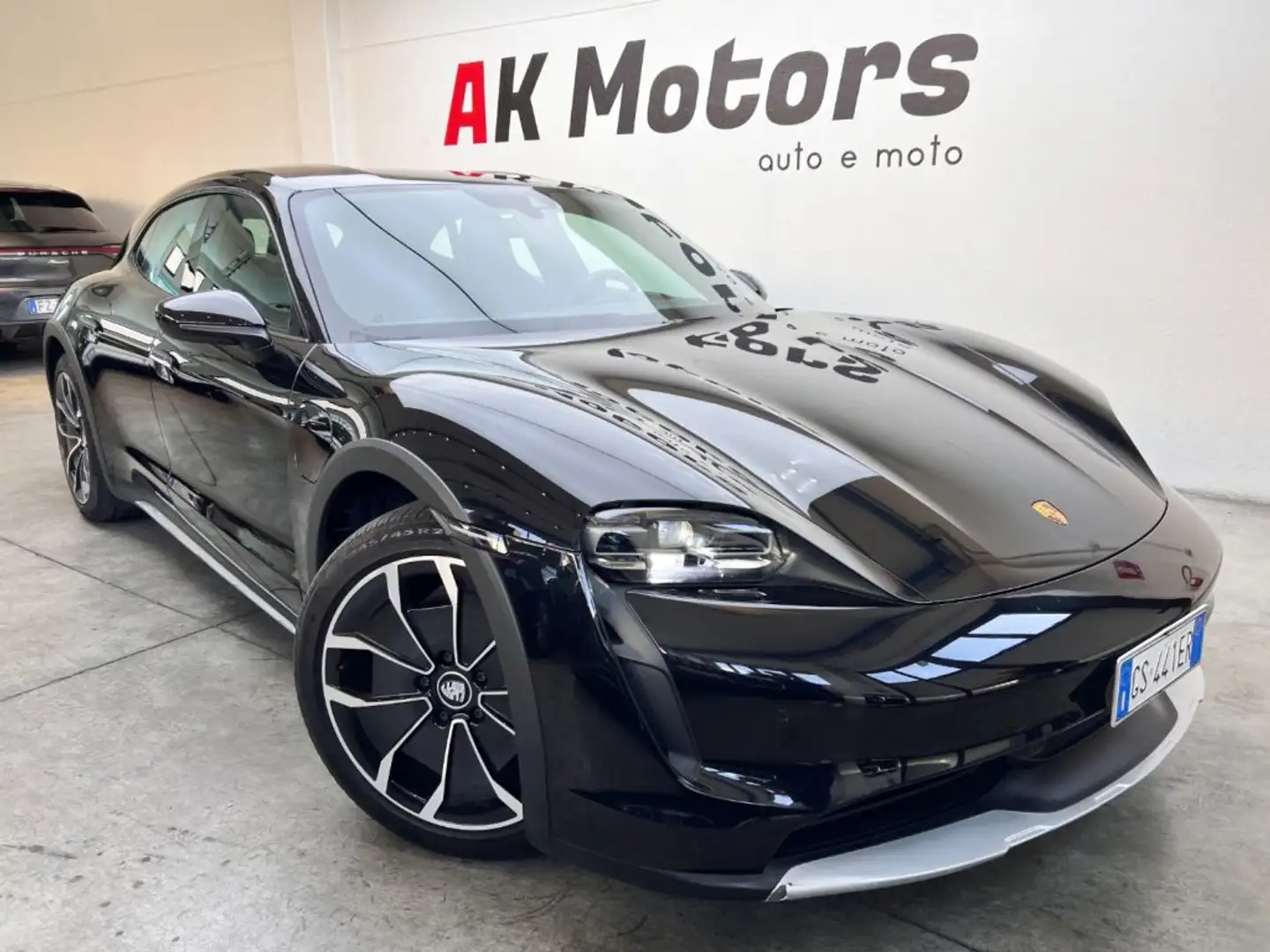 Porsche Taycan 4 Cross Turismo Noir - 1