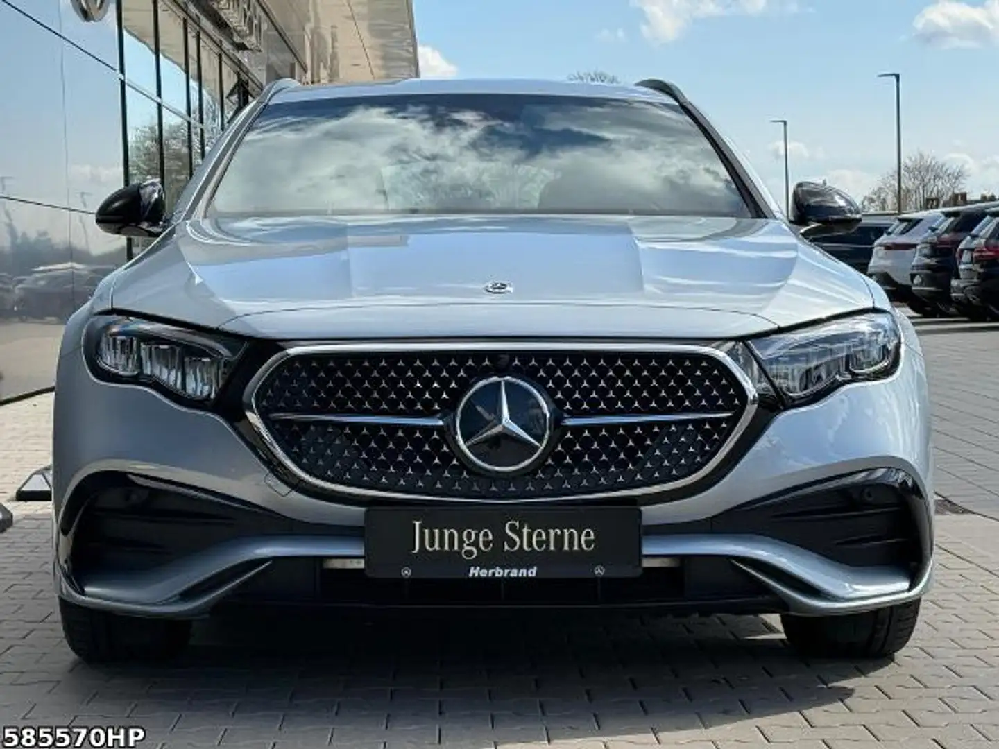 Mercedes-Benz E 300 T AMG  Night AHK KeylessGo LED Kamera.. Silber - 2