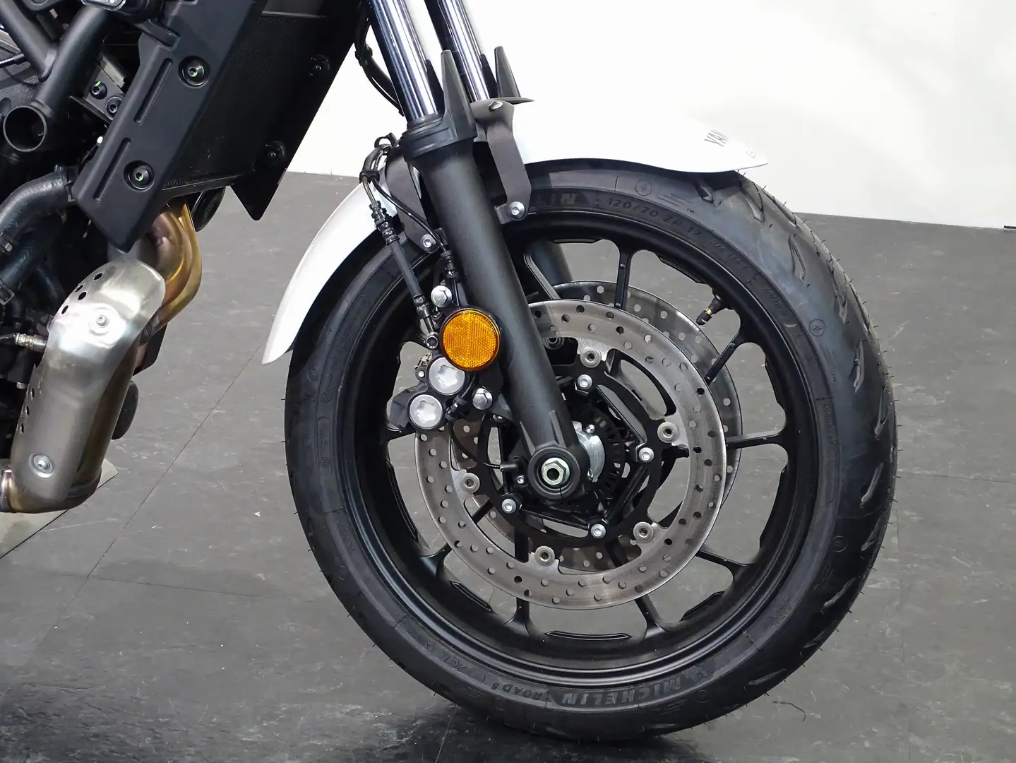 Yamaha XSR 700 Alb - 2
