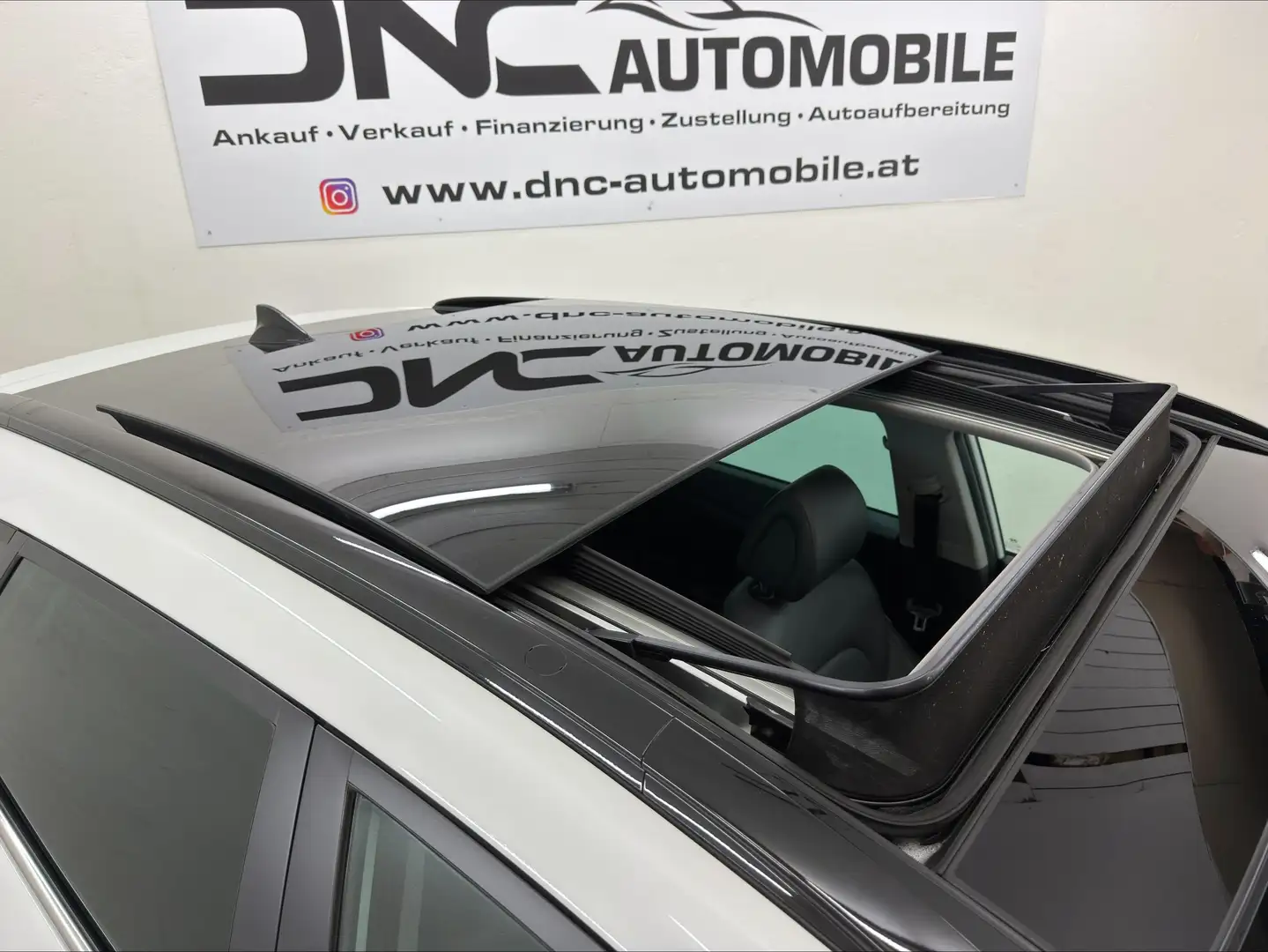 Hyundai TUCSON 2,0 CRDI 4WD Platin Aut.*VOLLAUSSTATTUNG* Weiß - 2