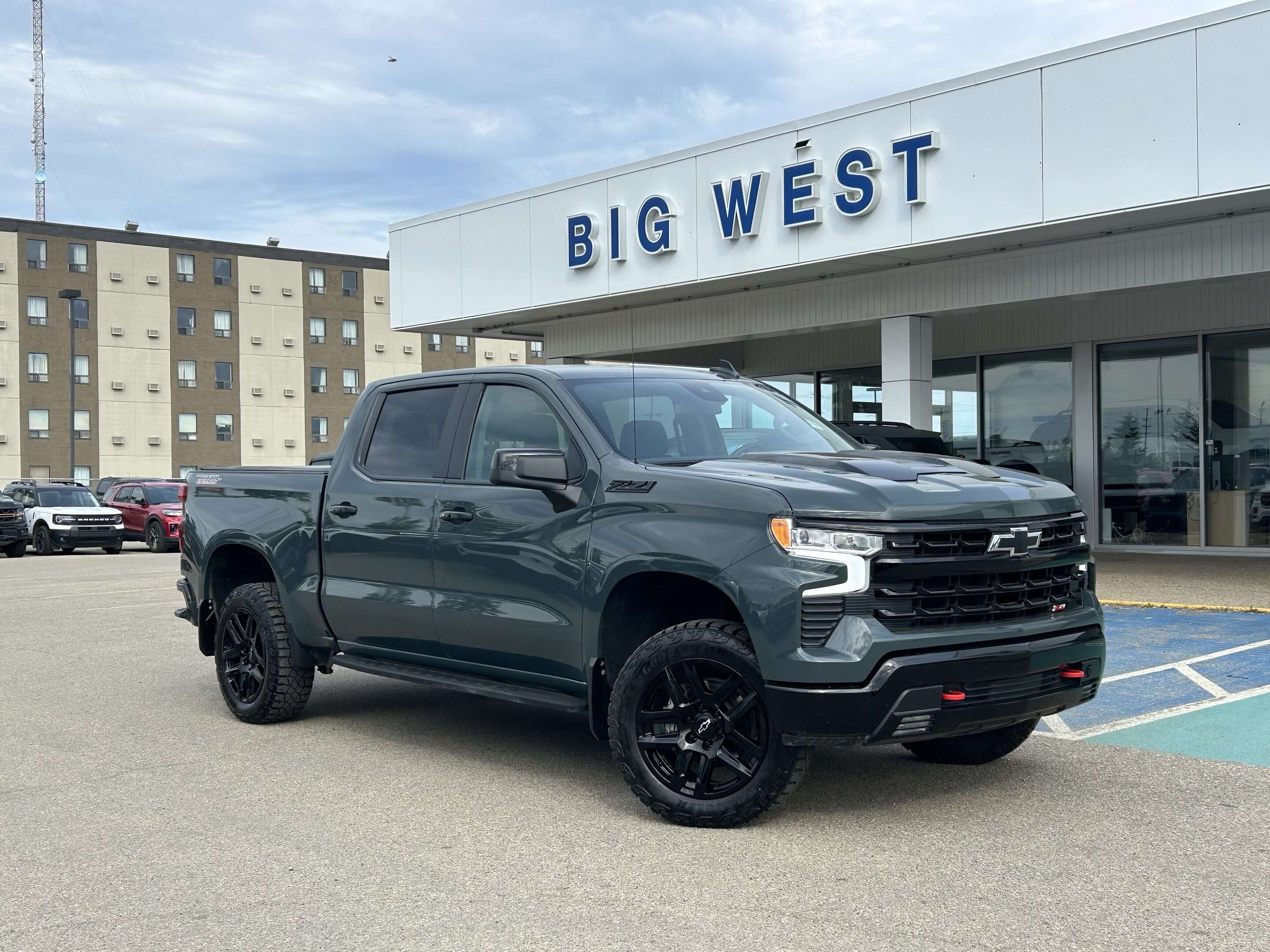 2025 Chevrolet Silverado 1500 LT Trail Boss Crew Cab 4WD