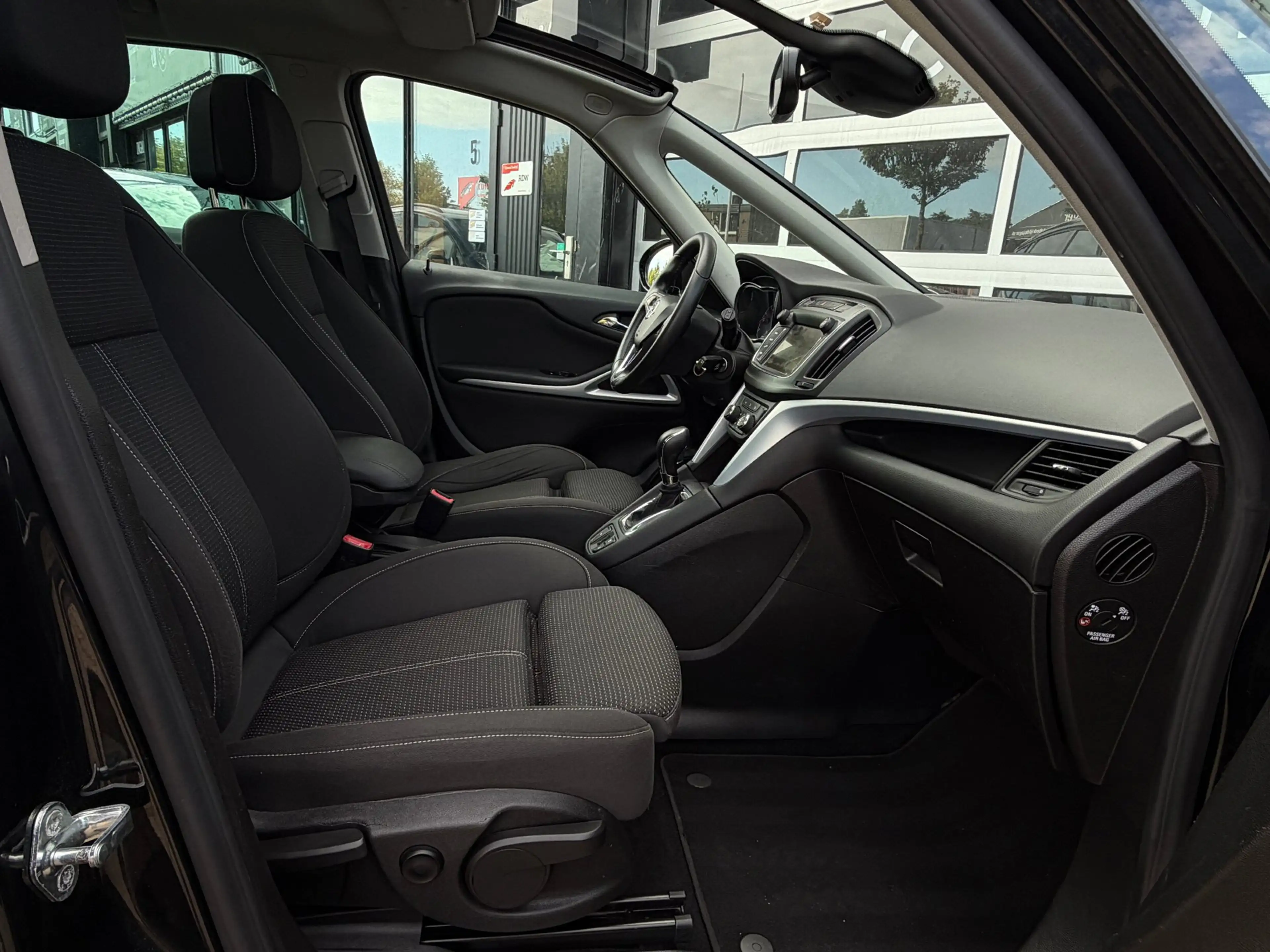 Opel Zafira 1.4 Turbo Business+ 7P / Pano / Trekhaak — photo 9