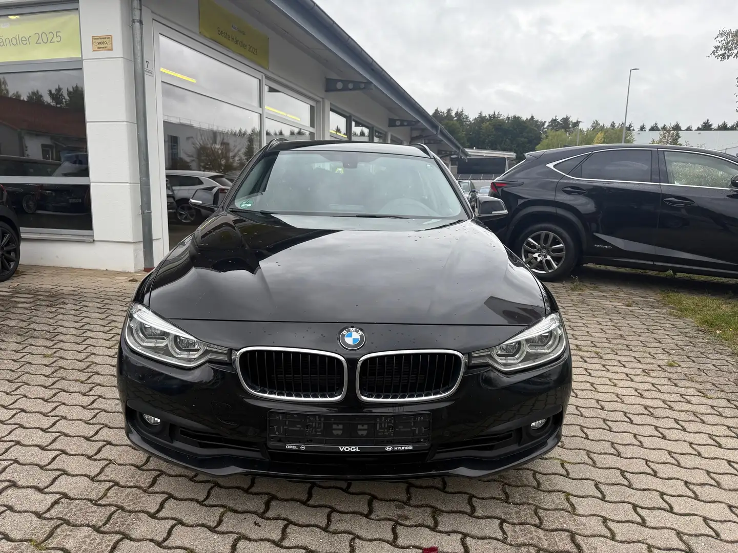 BMW 320 320 i- MwSt. ausweisbar- Schwarz - 2