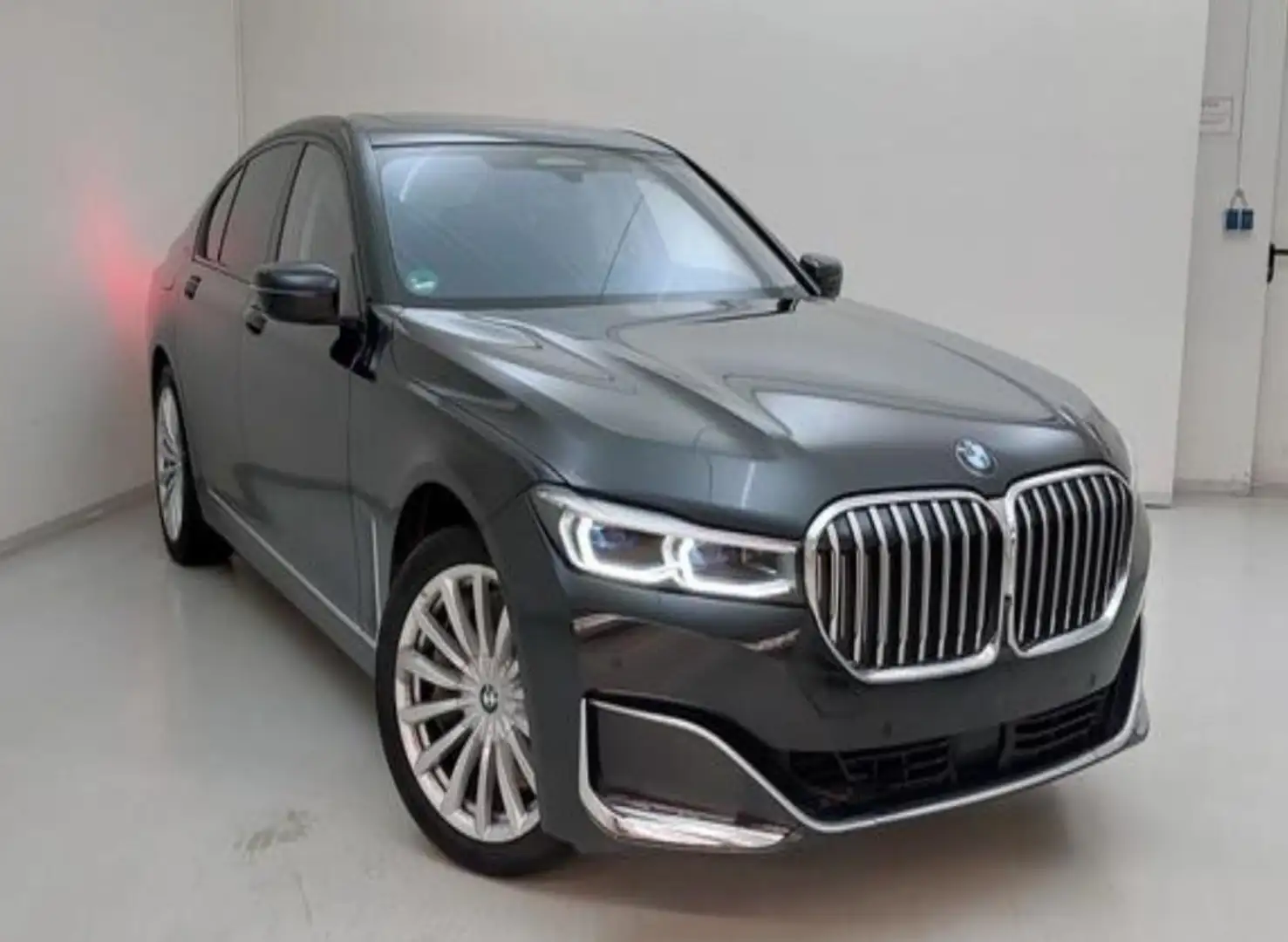 BMW 750 i xDrive Live*Laser*HUD*Massage*Soft*AHK*H&K Schwarz - 2