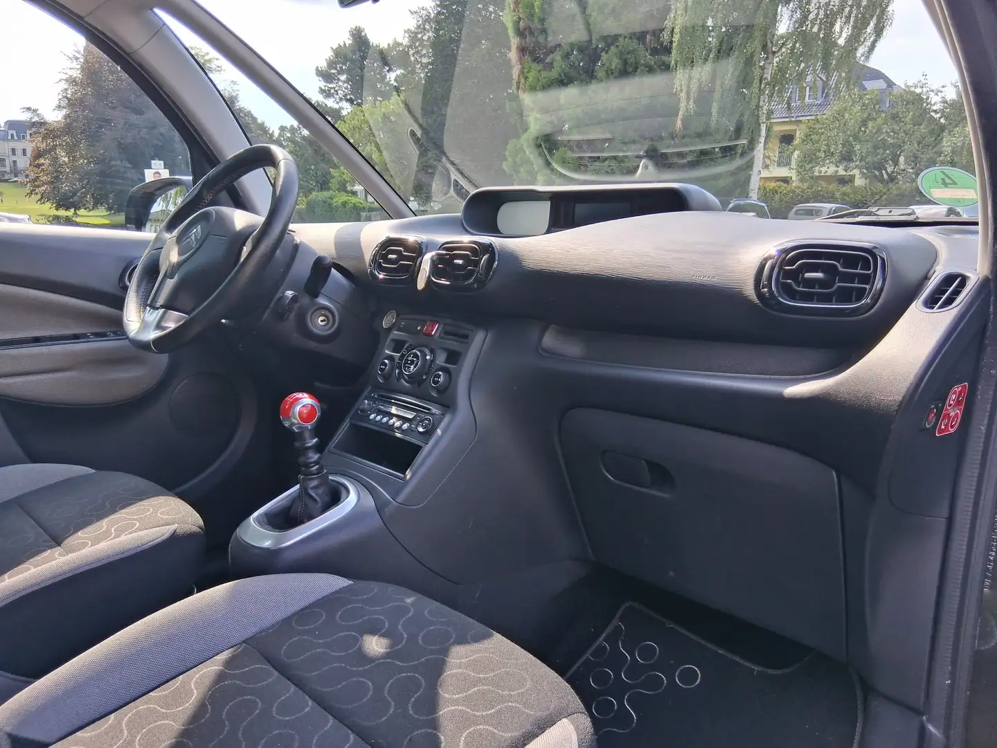 Citroen C3 Picasso HDi 110 FAP Color Selection 17-Zoll / 6-Gang Negro - 2