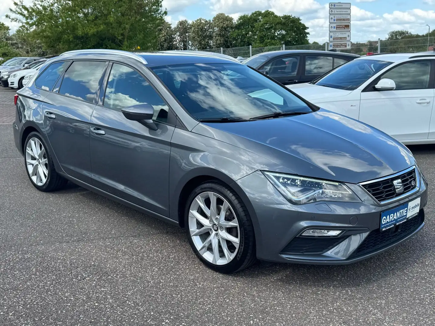 SEAT Leon ST FR 2.0 TDI NAVI LED KAMERA Grau - 2