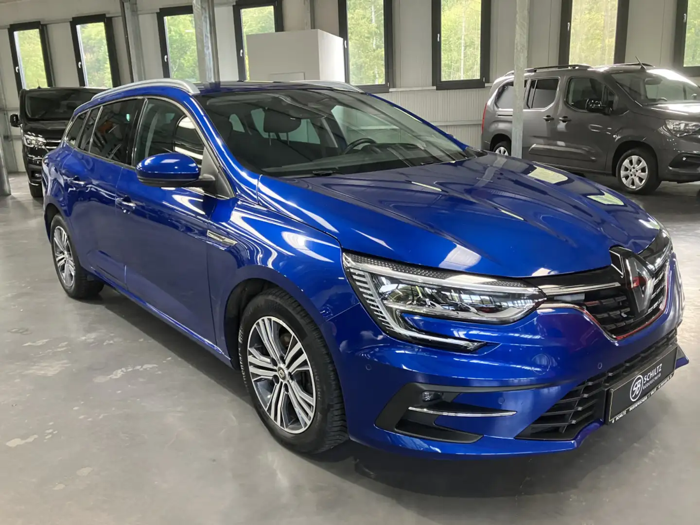 Renault Megane 1.5 dCi Break EDC Bleu - 1