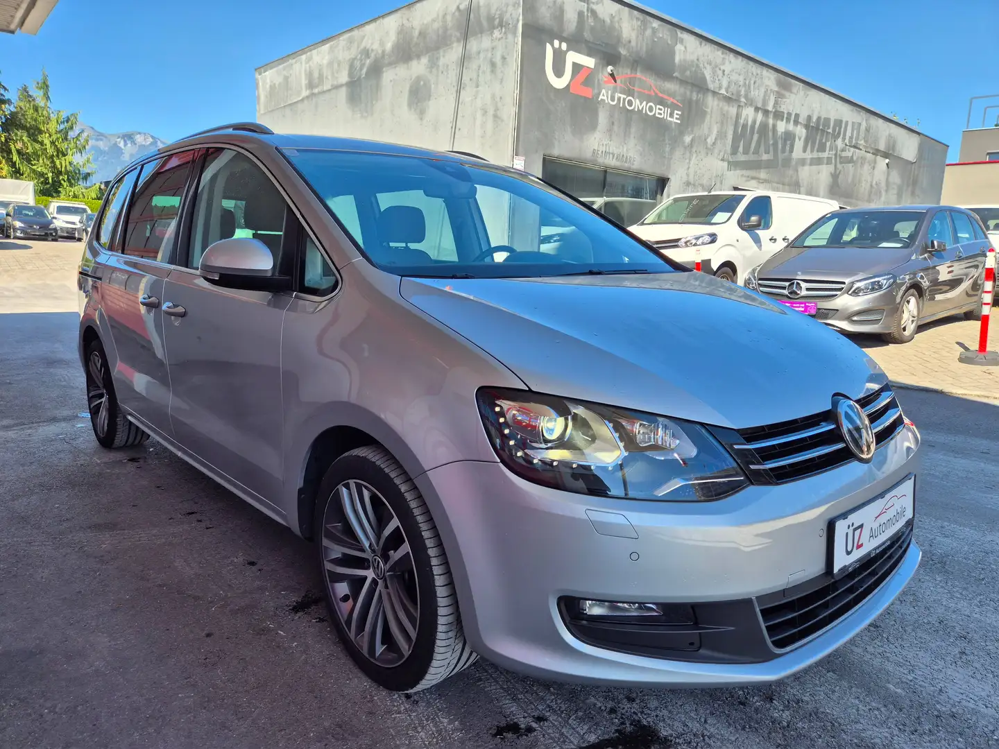 Volkswagen Sharan *** AKTION *** AUTOMATIK ALLRAD 6 Sitzer NAVI Comfortline 1. Besitz! Rückfahrkamera 4Motion Grau - 1
