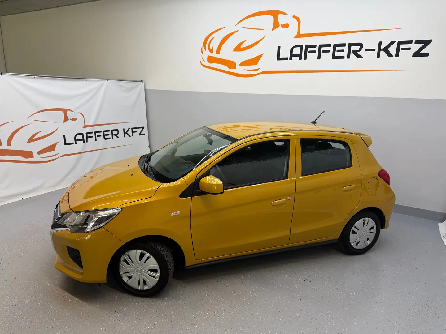 Mitsubishi Space Star 1,0 AS&G KLIMA **nur 29.000KM** TOP Gelb - 2