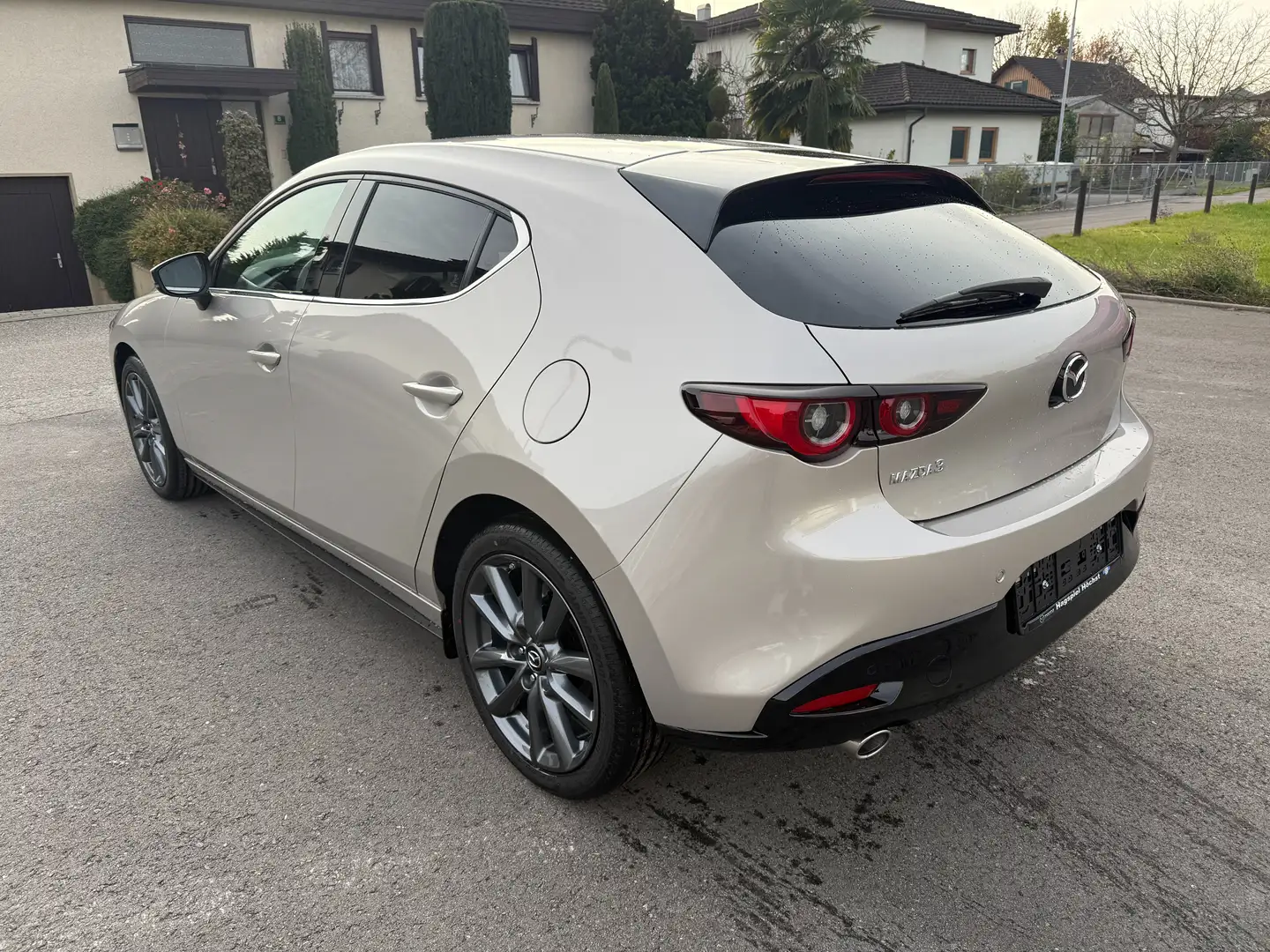 Mazda 3 G140 Exclusive-Line Automatik BOSE 360 Kamera Grau - 2