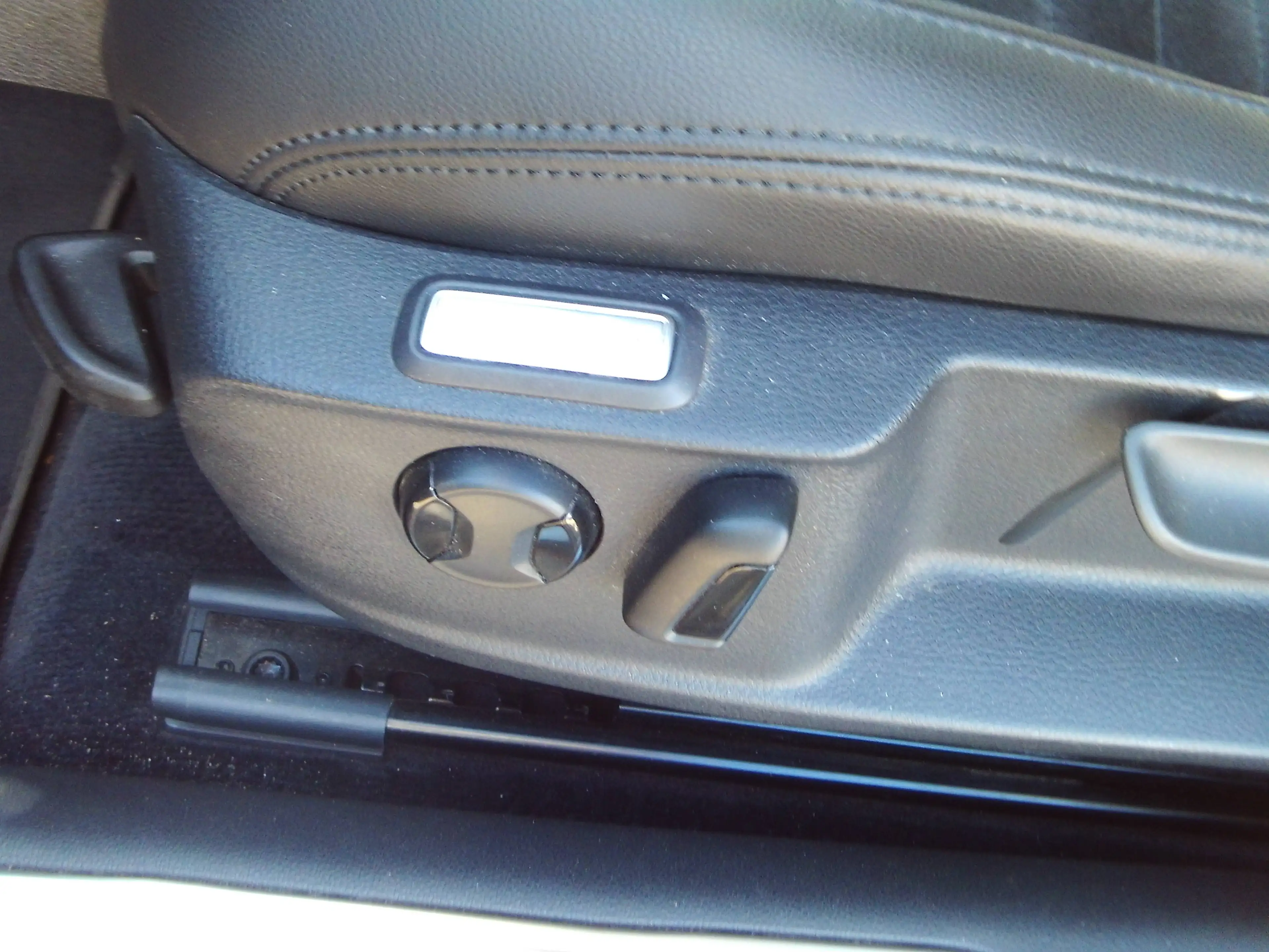 Volkswagen Passat Variant Passat SW 1.6 CR TDi Highline Business DSG — photo 8