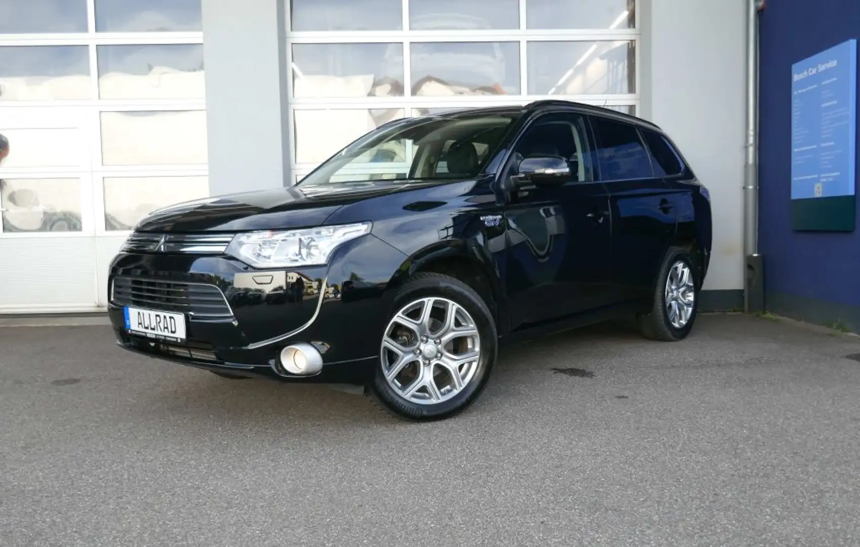Mitsubishi Outlander 2.0 4WD Plug-In Hybrid Top AHK NAVI KAMERA ACC Zwart - 1
