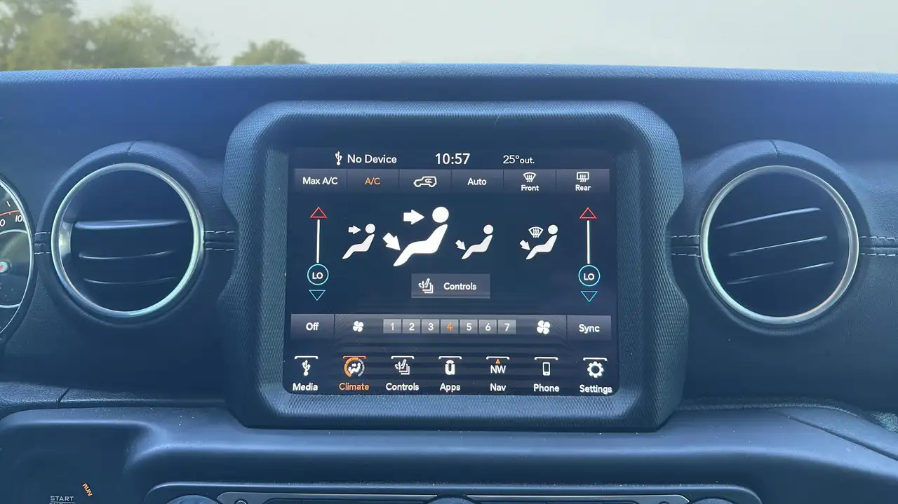 Jeep Wrangler снимка Jeep Wrangler