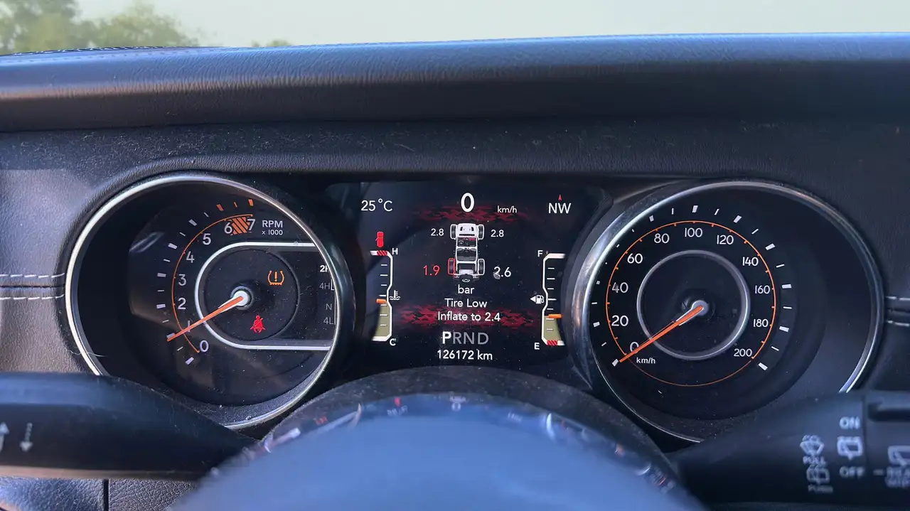 Jeep Wrangler снимка Jeep Wrangler