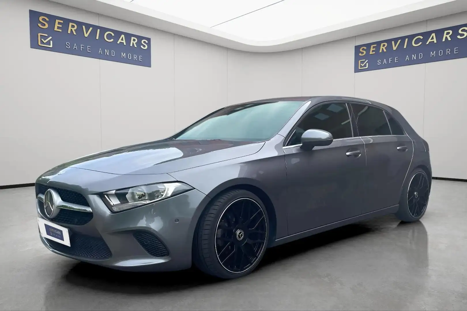 Mercedes-Benz A 180 BUSINES LINE / FULL OPTIONS / 12 MOIS DE GARANTIE Gris - 1