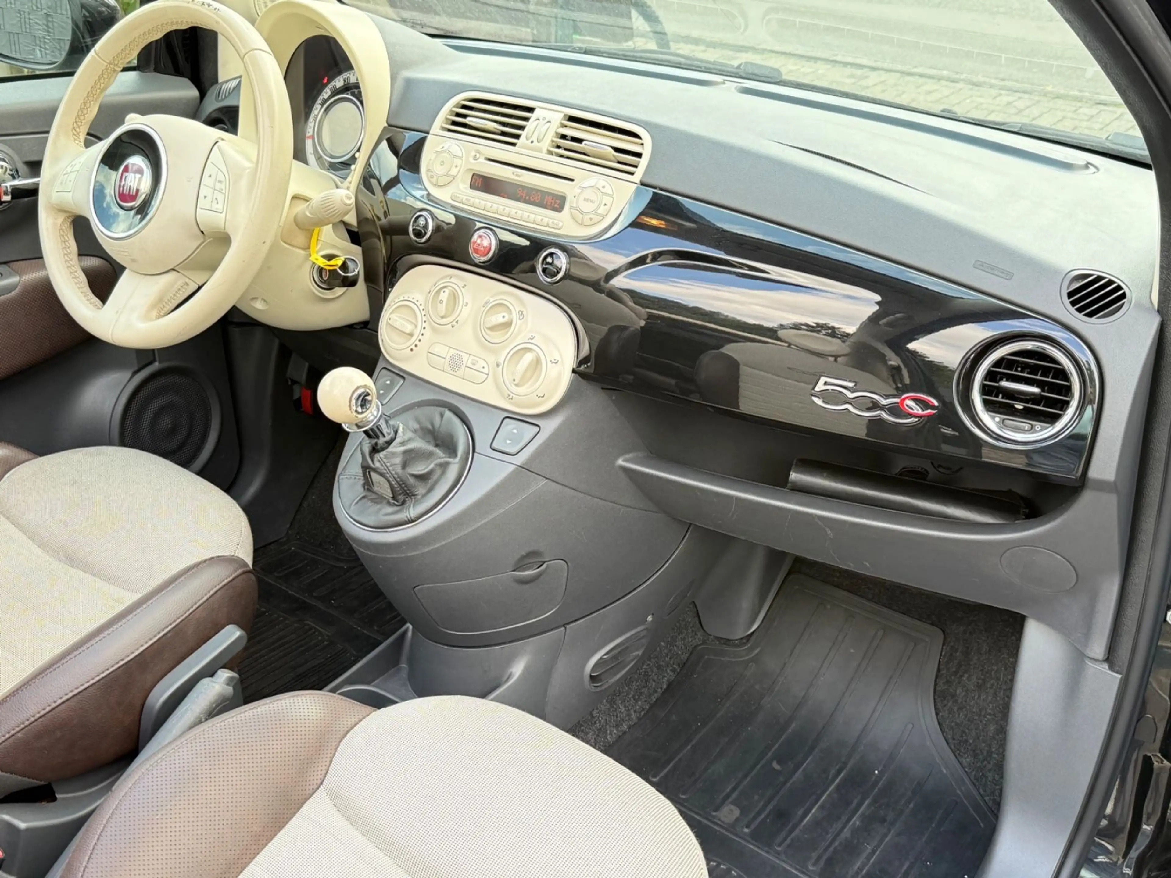 Fiat 500 Cabrio — photo 9
