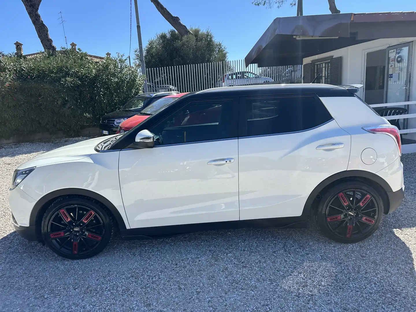 SsangYong Tivoli Tivoli 1.6d Go 2wd BELLISSIM CURATA NEI MINIMI PAR Bianco - 2