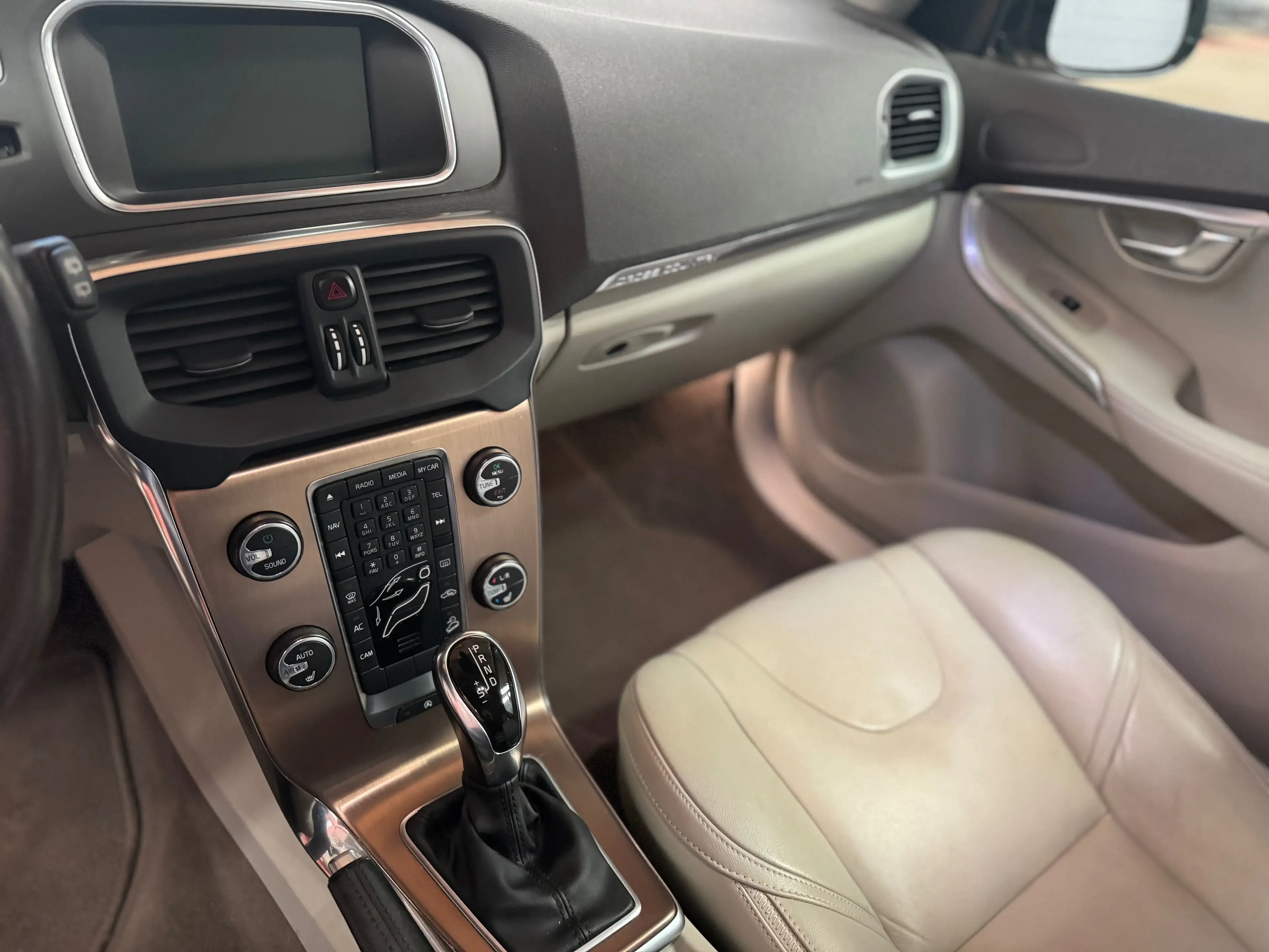 Volvo V40 Cross Country V40 Cross Country 2.0 T4 AWD Summum Geartronic — photo 9