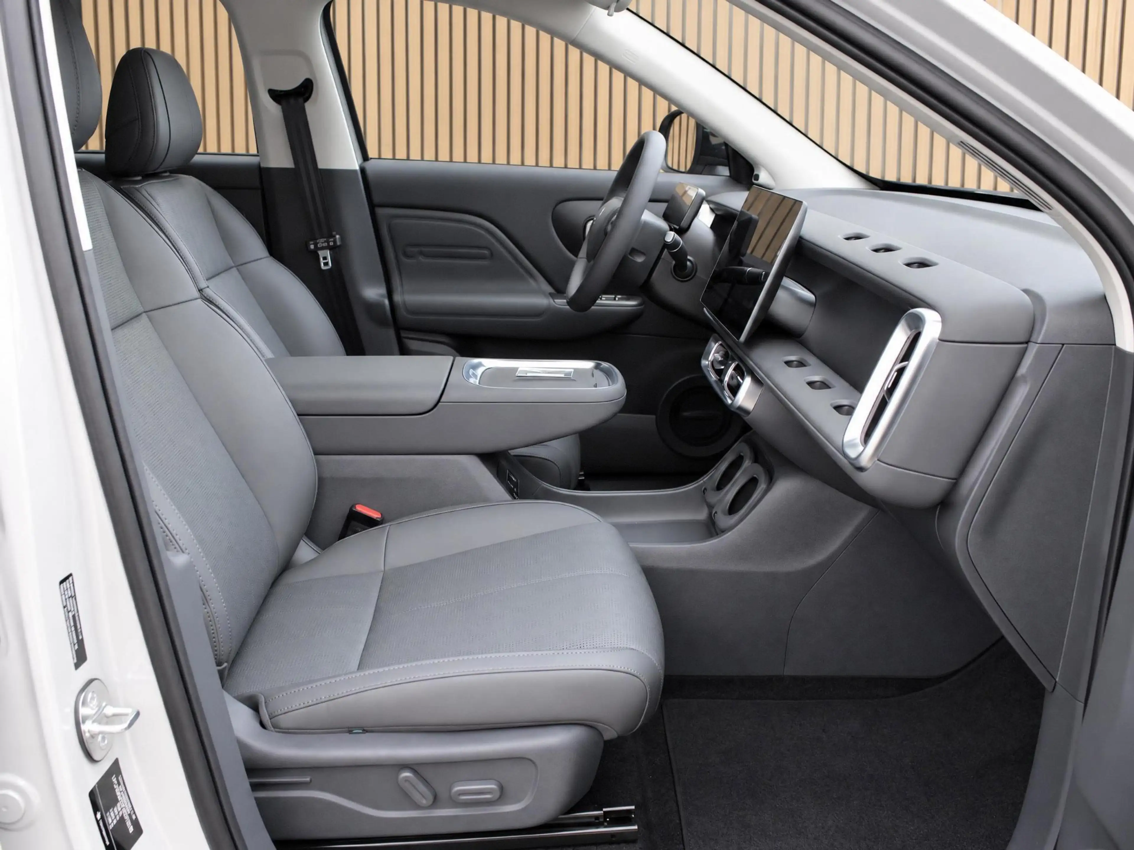 Leapmotor B10 Design Hybrid EV 18.8 kWh Direct leverbaar — photo 11