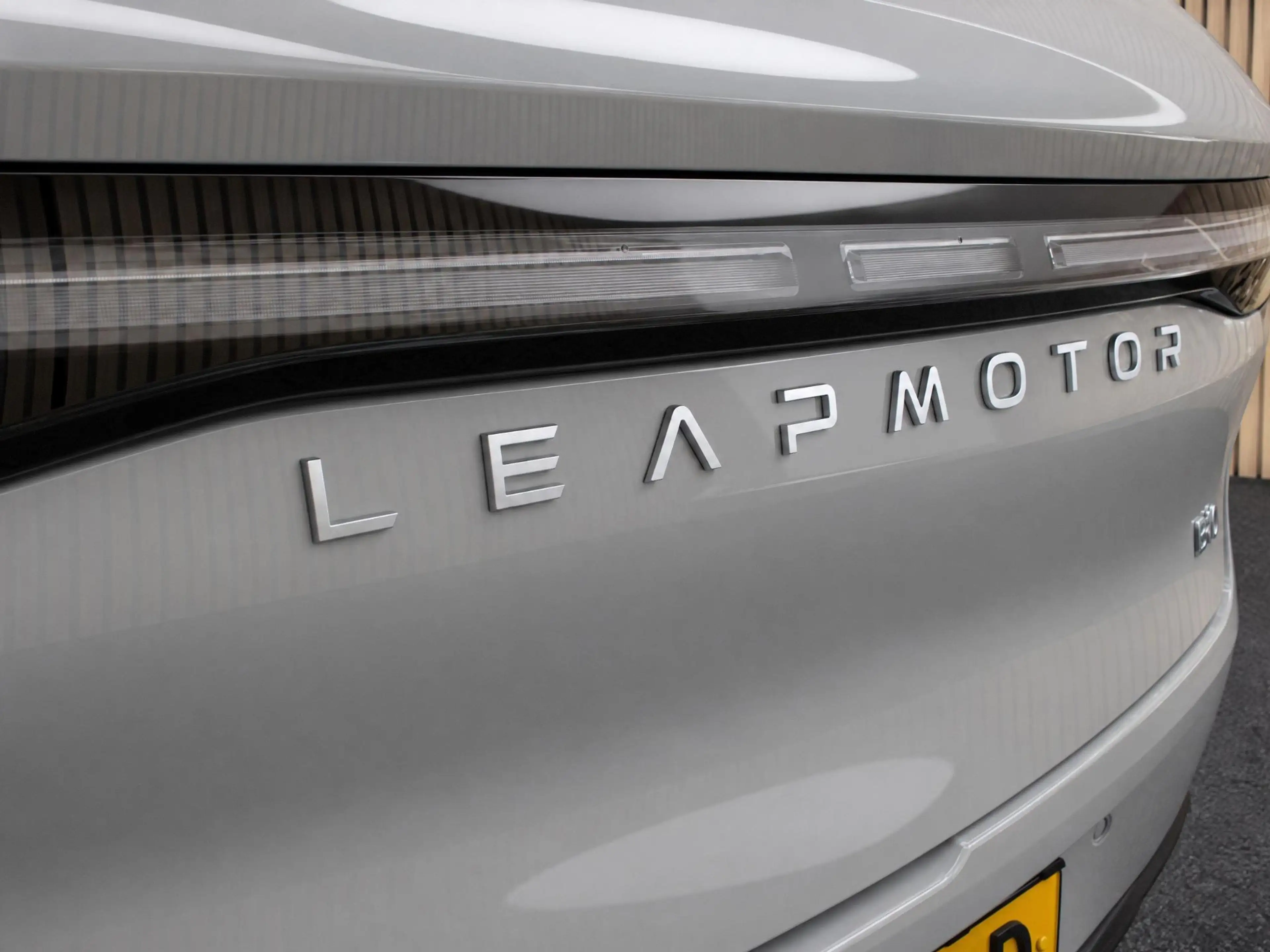 Leapmotor B10 Design Hybrid EV 18.8 kWh Direct leverbaar — photo 10