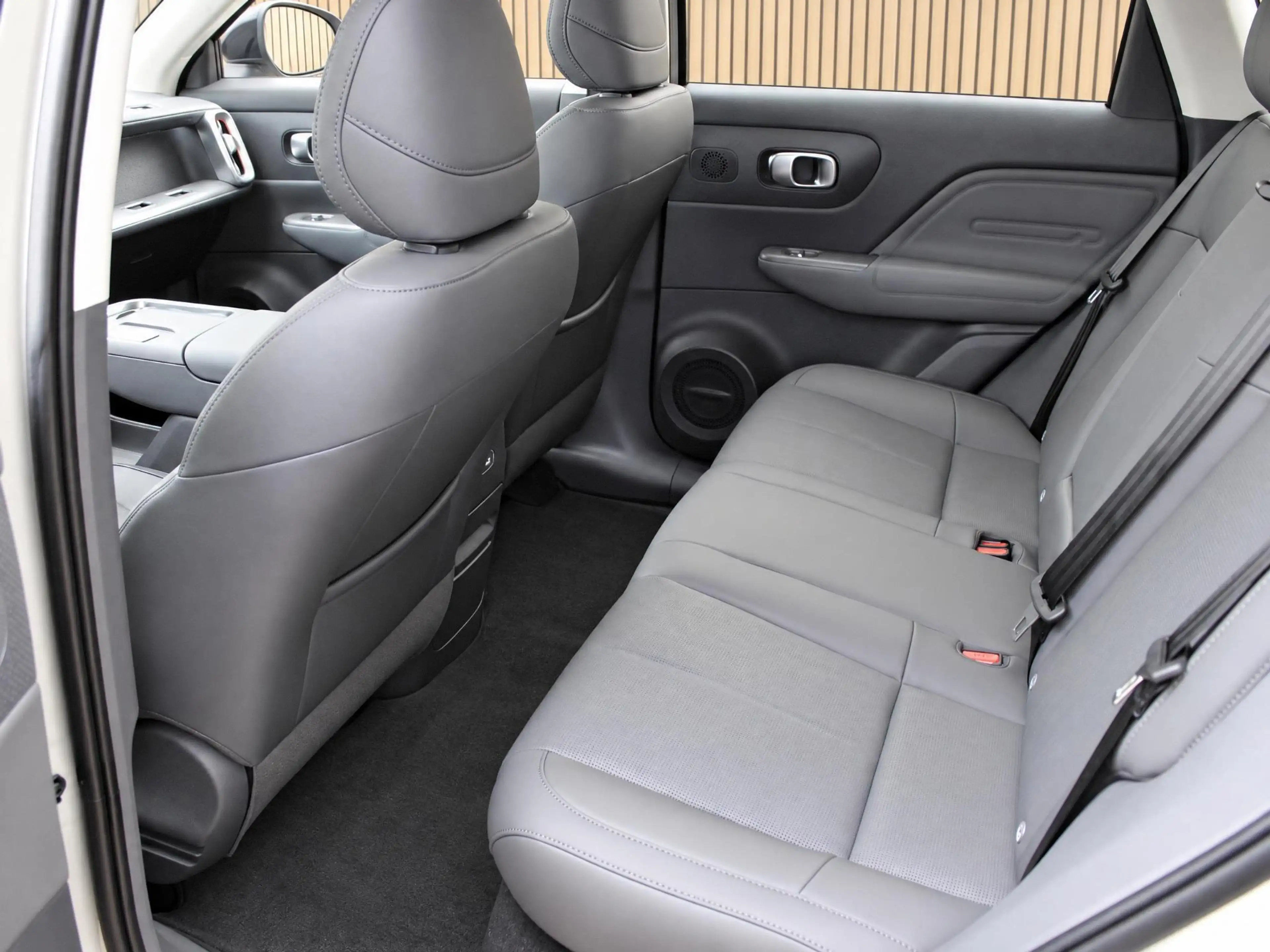 Leapmotor B10 Design Hybrid EV 18.8 kWh Direct leverbaar — photo 13